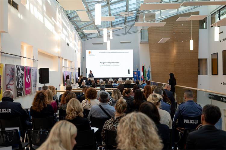 Slika /slike/2022/Požega konferencija/DSC_3164.jpg